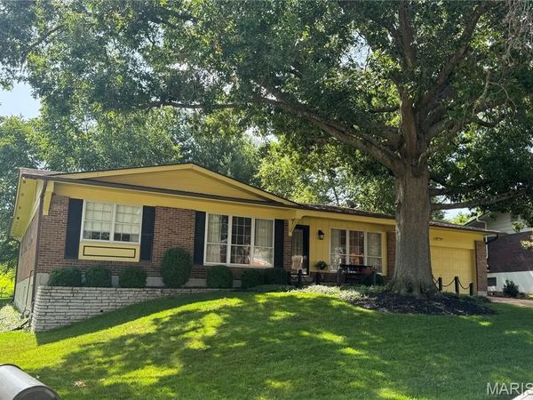 9218 Laramie Drive, St Louis, MO 63126