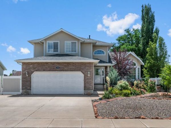 1084 E 1525 N, Layton, UT 84040