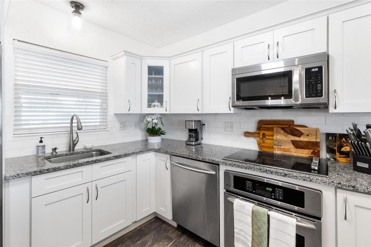 782 42nd Avenue Ne, Saint Petersburg, FL 33703 Photo