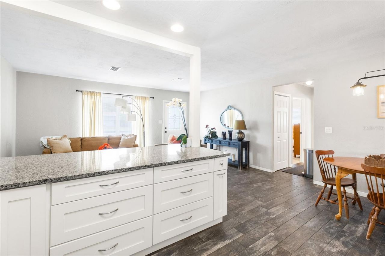 782 42nd Avenue Ne, Saint Petersburg, FL 33703 Photo