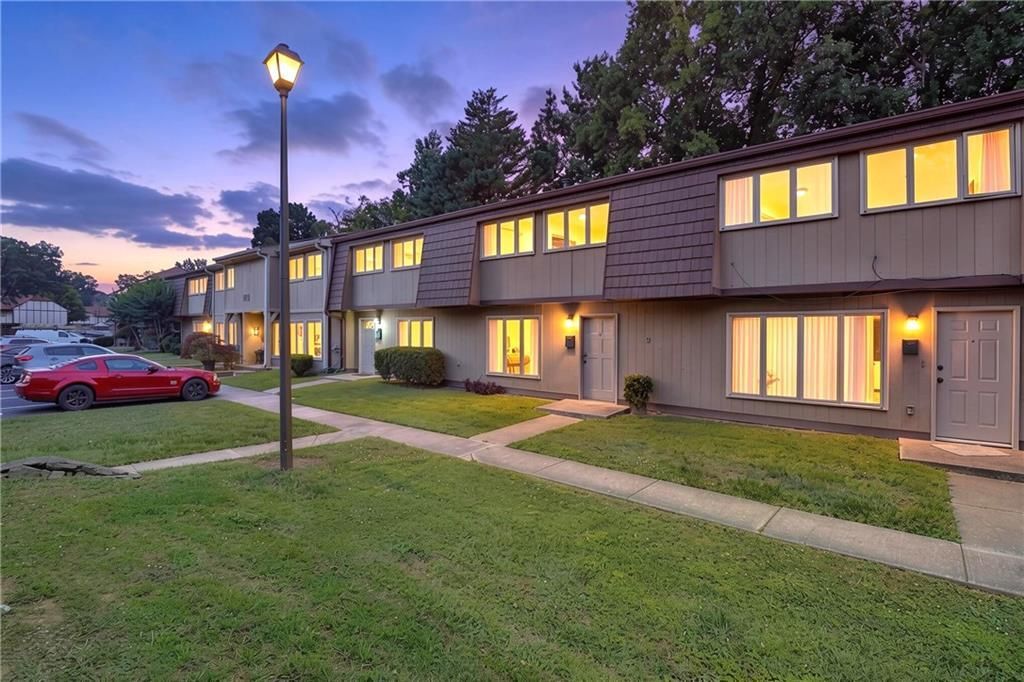 1811 Ashborough Circle, Unit G, Marietta, GA 30067 Main Photo