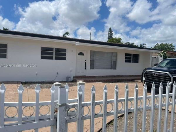 900 W 50th Pl, Hialeah, FL 33012
