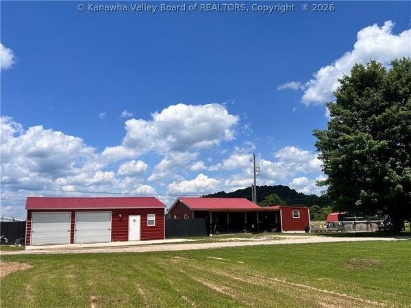 61 Cardinal Lane, Gallipolis Ferry, WV 25515