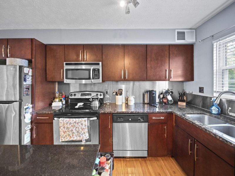 835 Mcclain Road, Columbus, OH 43212 Photo 6
