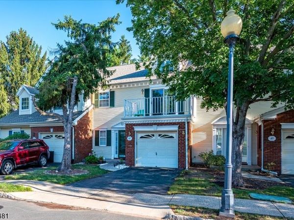 47 Sapphire Ln, Franklin, NJ 08823