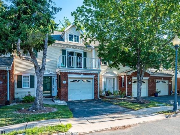 47 Sapphire Ln, Franklin, NJ 08823