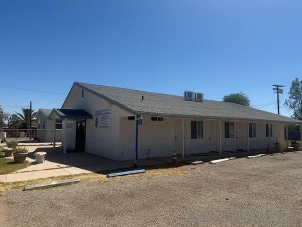 1598 N 8 th St, El Centro, CA 92243