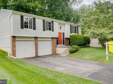 5906 OAK LEATHER DRIVE, BURKE, VA 22015
