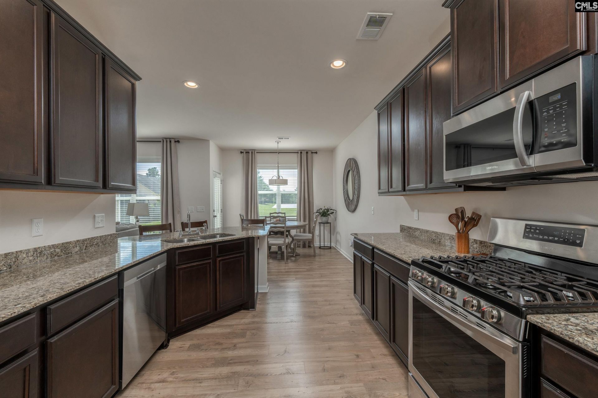 140 Leighbrooke Drive Photo 10