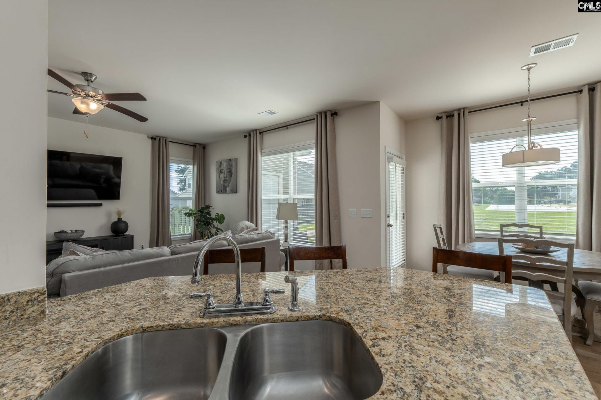 140 Leighbrooke Drive Photo 13