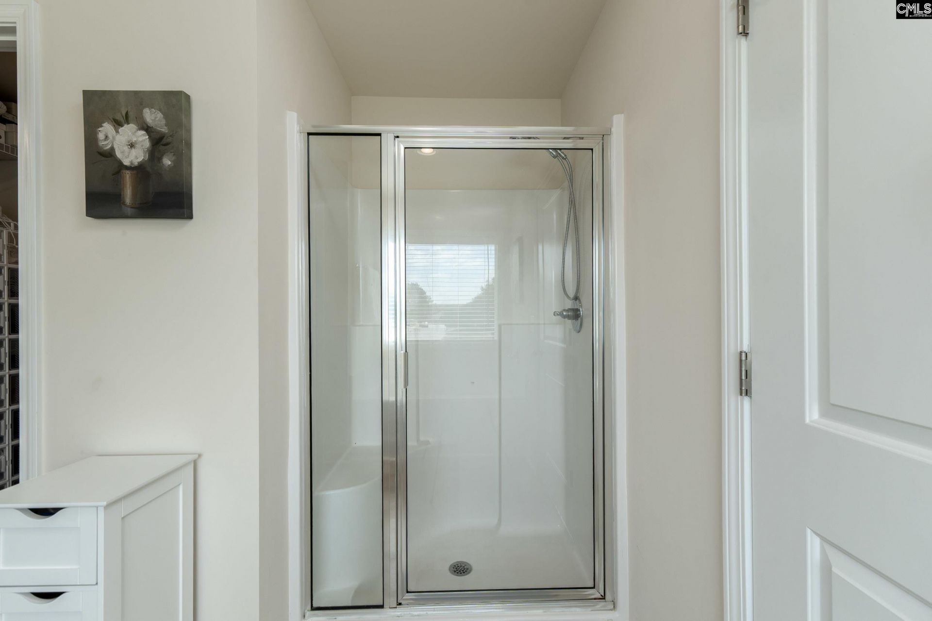 140 Leighbrooke Drive Photo 19