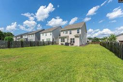 140 Leighbrooke Drive photo 4