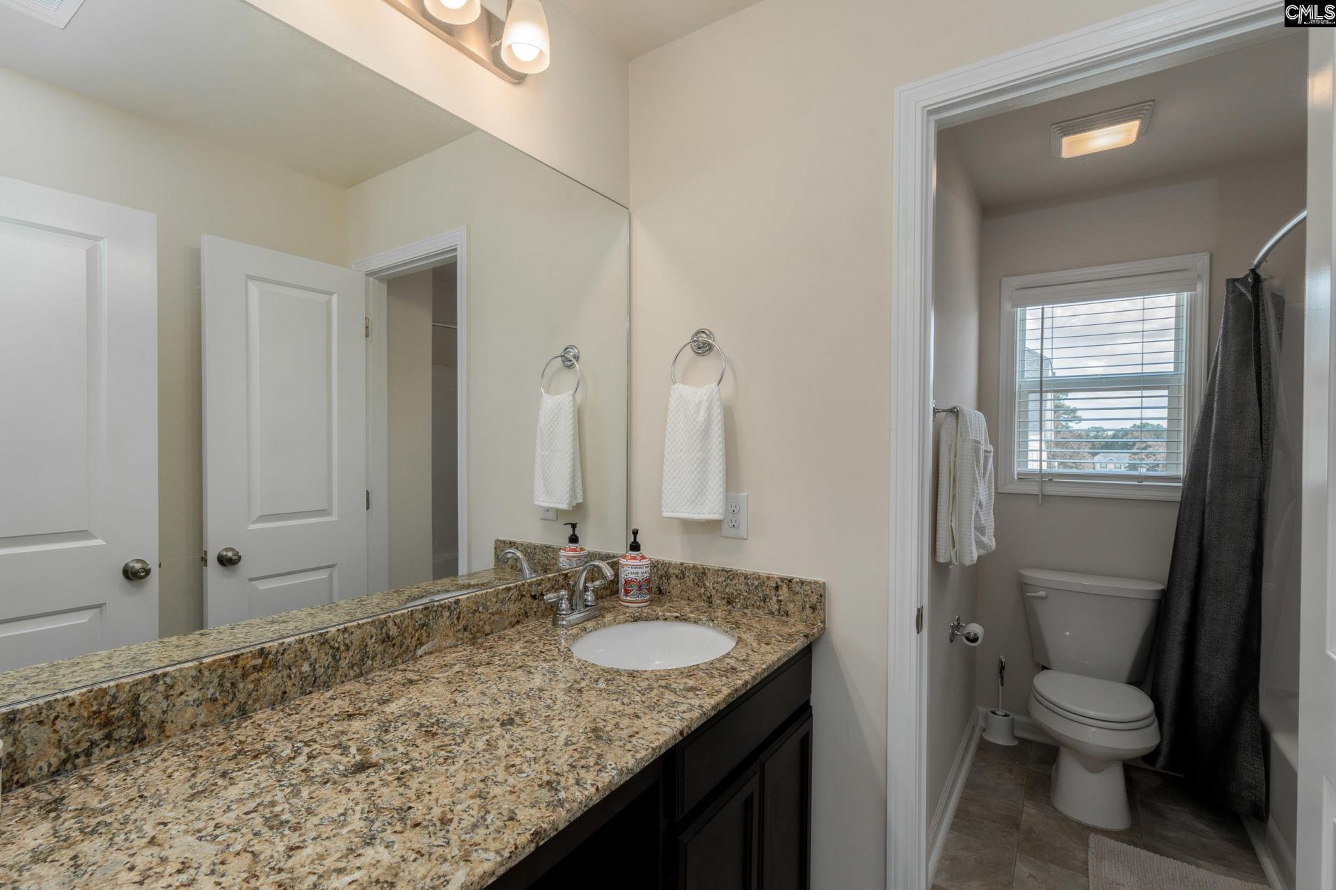 140 Leighbrooke Drive Photo 23