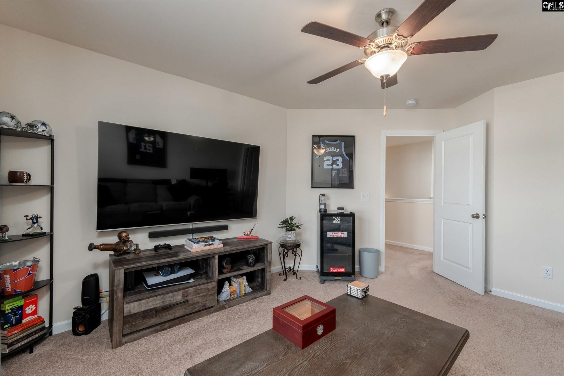 140 Leighbrooke Drive Photo 24