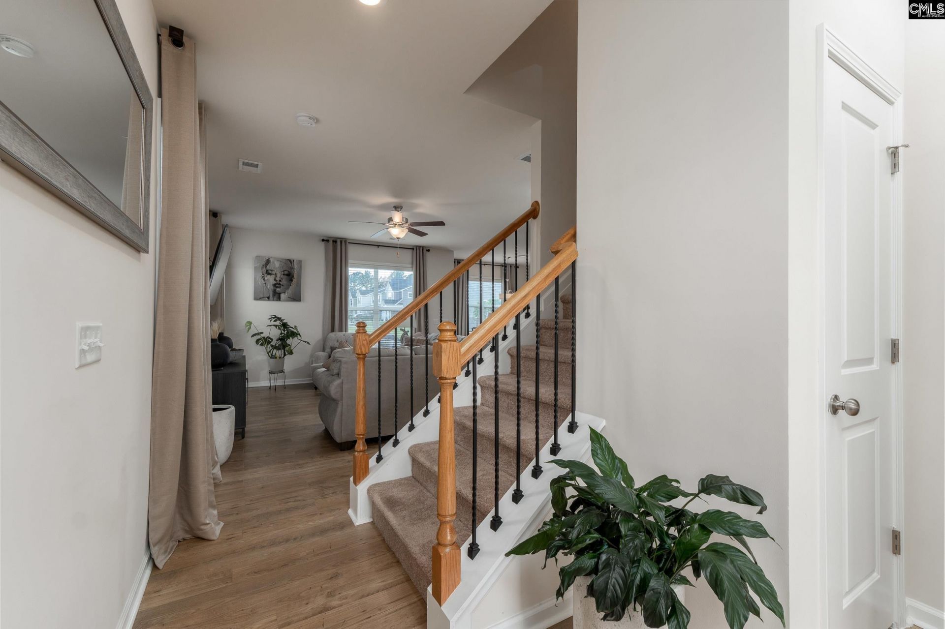 140 Leighbrooke Drive Photo 5
