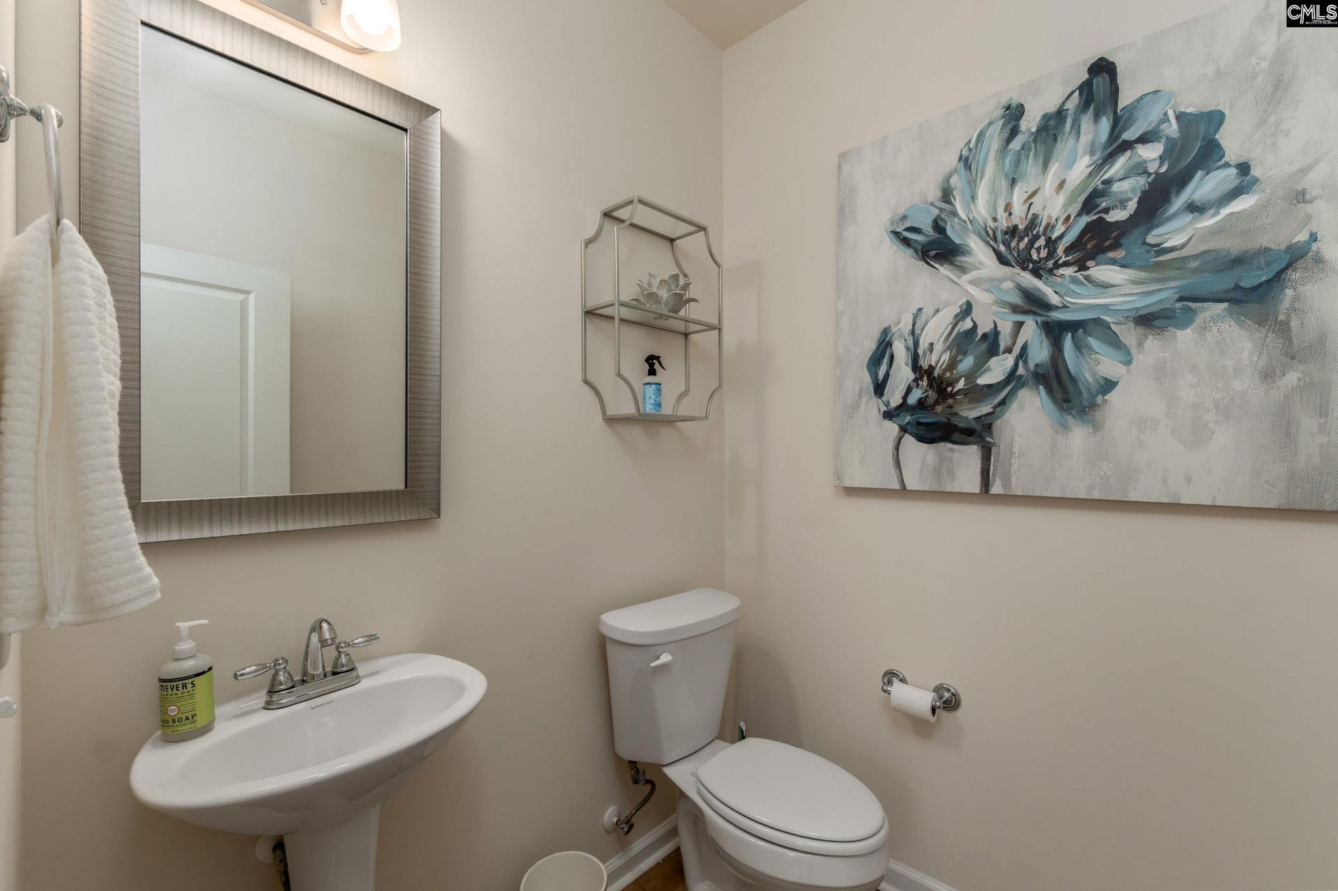 140 Leighbrooke Drive Photo 9