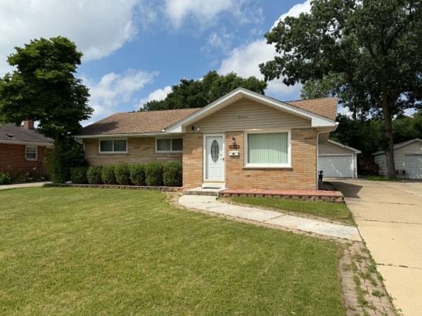 2444 Linden Avenue , Waukegan, IL 60087