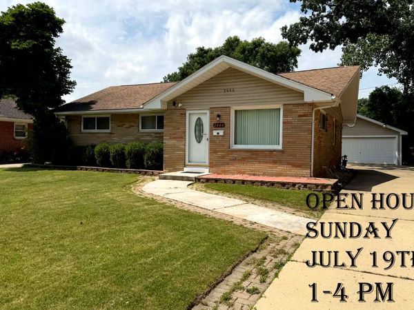 2444 Linden Avenue, Waukegan, IL 60087
