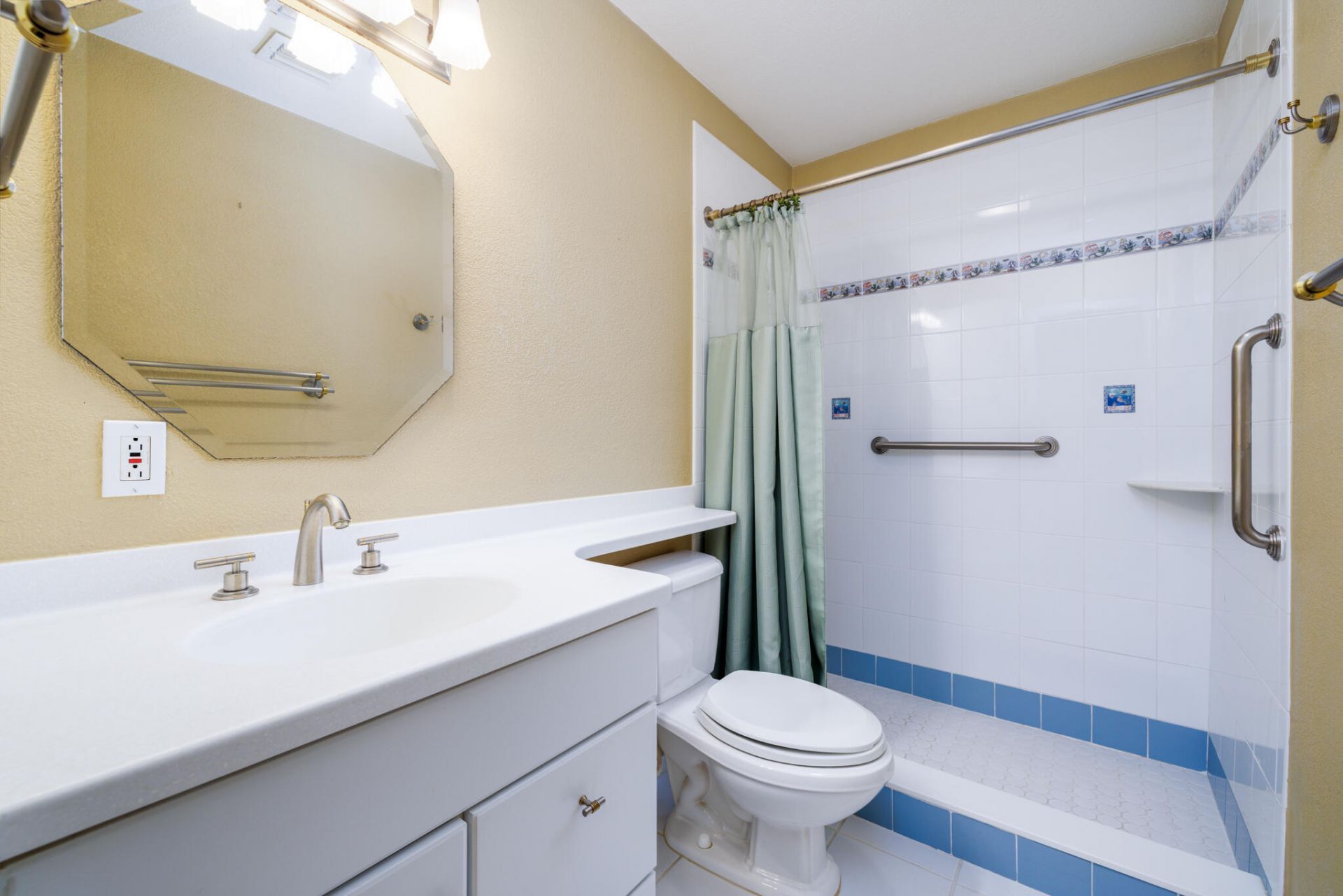 307 Sombrero Boulevard, Unit 2, Marathon, FL 33050 Photo