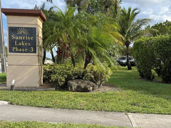 9101 Sunrise Lakes Blvd , Unit 215, Sunrise, FL 33322