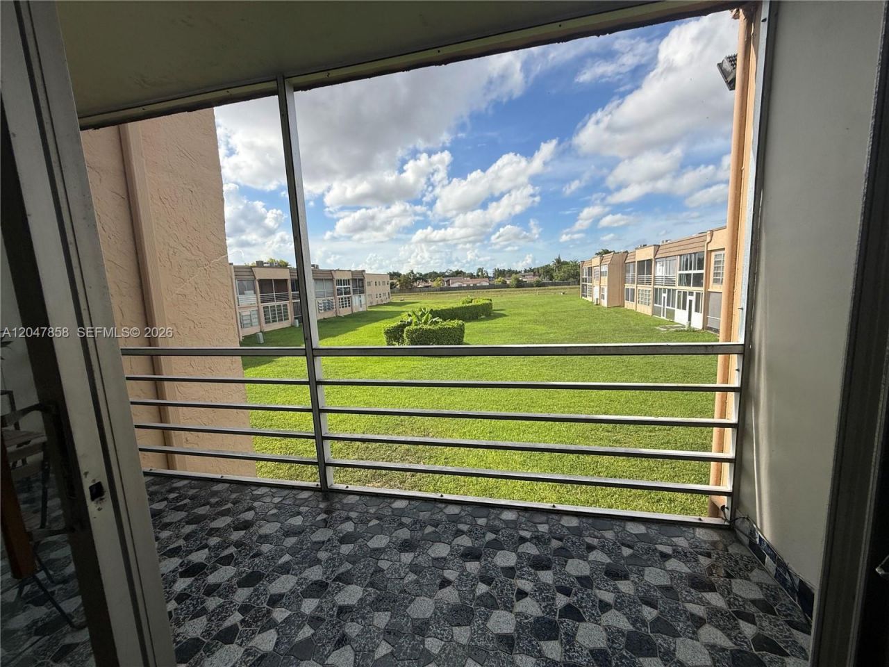 9101 Sunrise Lakes Blvd , Unit 215, Sunrise, FL 33322 Photo