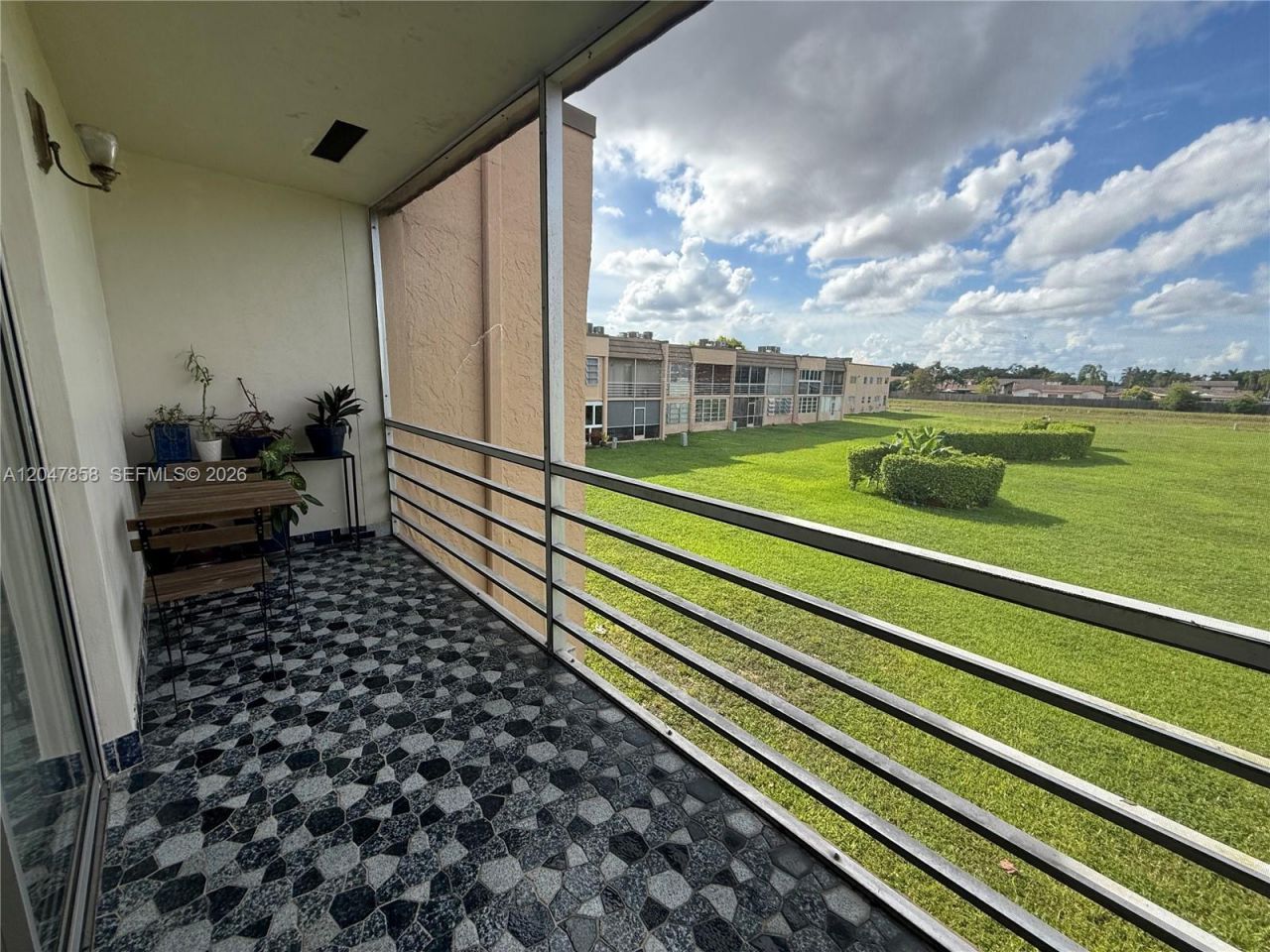 9101 Sunrise Lakes Blvd , Unit 215, Sunrise, FL 33322 Photo