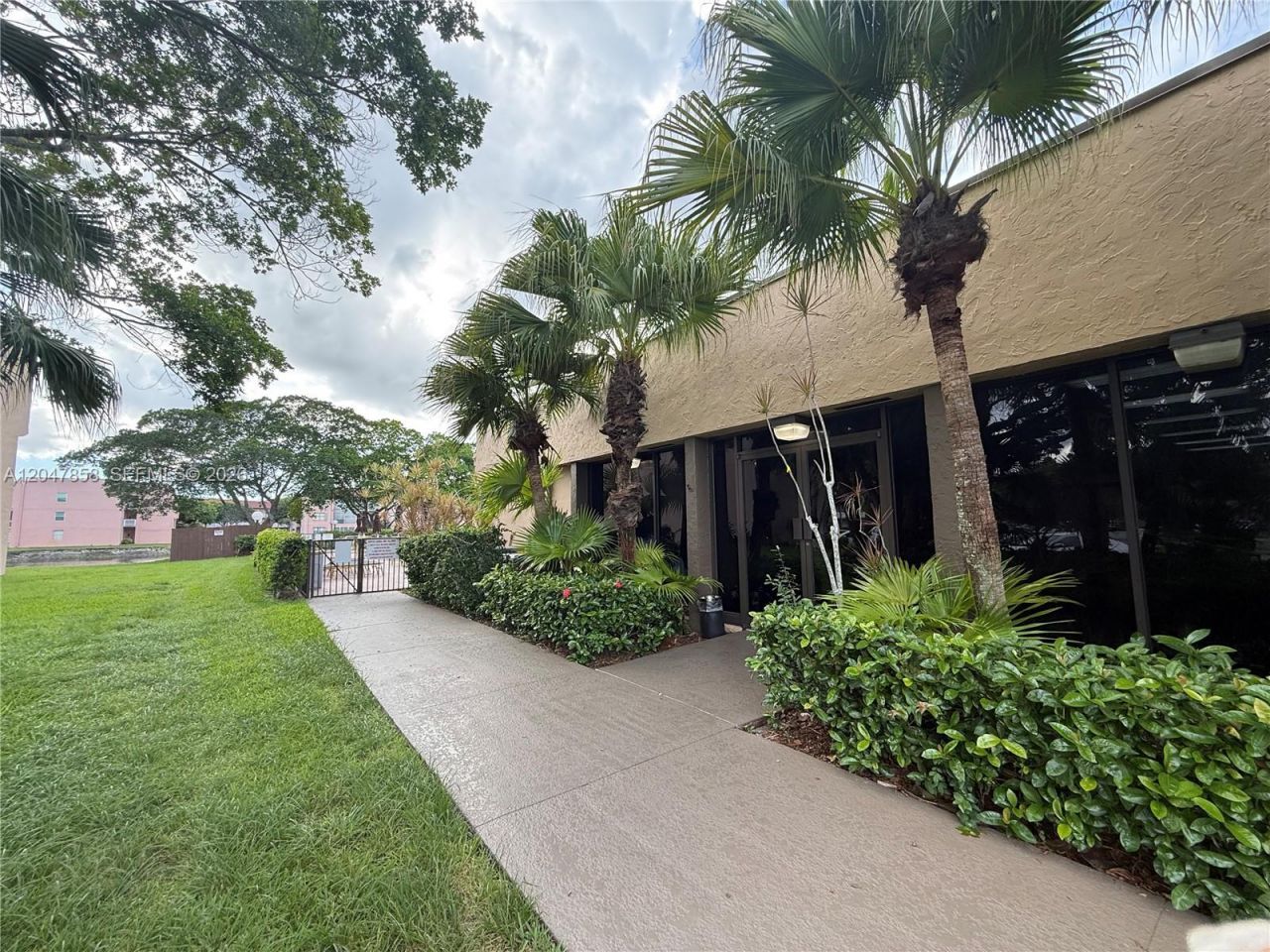 9101 Sunrise Lakes Blvd , Unit 215, Sunrise, FL 33322 Photo
