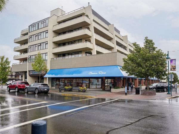 9805 Second St , Unit #409, Sidney, BC V8L 4T9