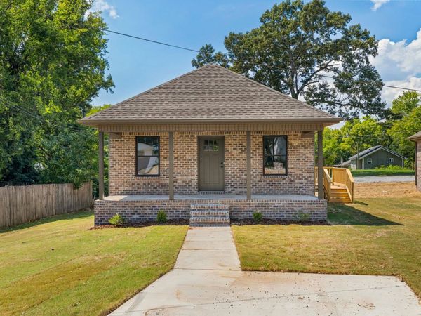 107 Fulton St, Florence, AL 35630