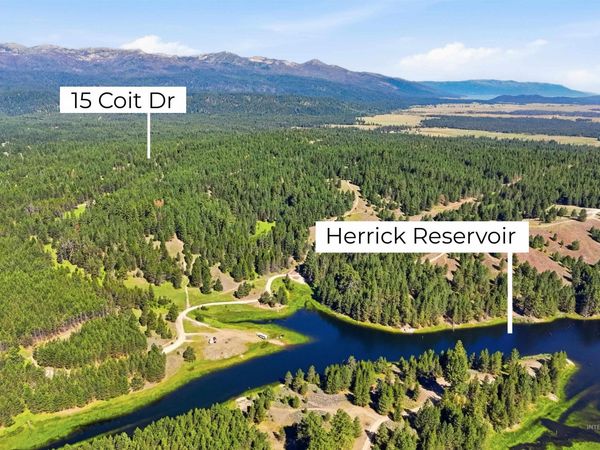 15 Coit Dr, Cascade, ID 83611