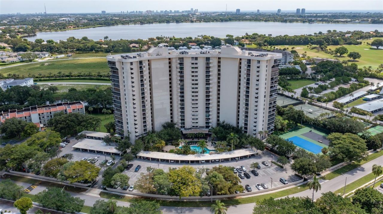 2480 Presidential Way, Unit 1801, West Palm Beach, FL 33401 Photo