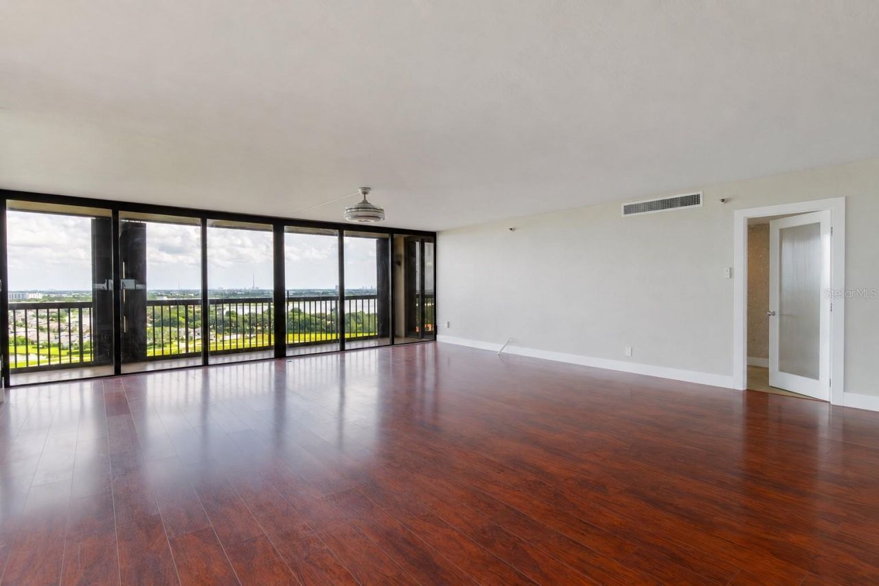 2480 Presidential Way, Unit 1801, West Palm Beach, FL 33401 Photo