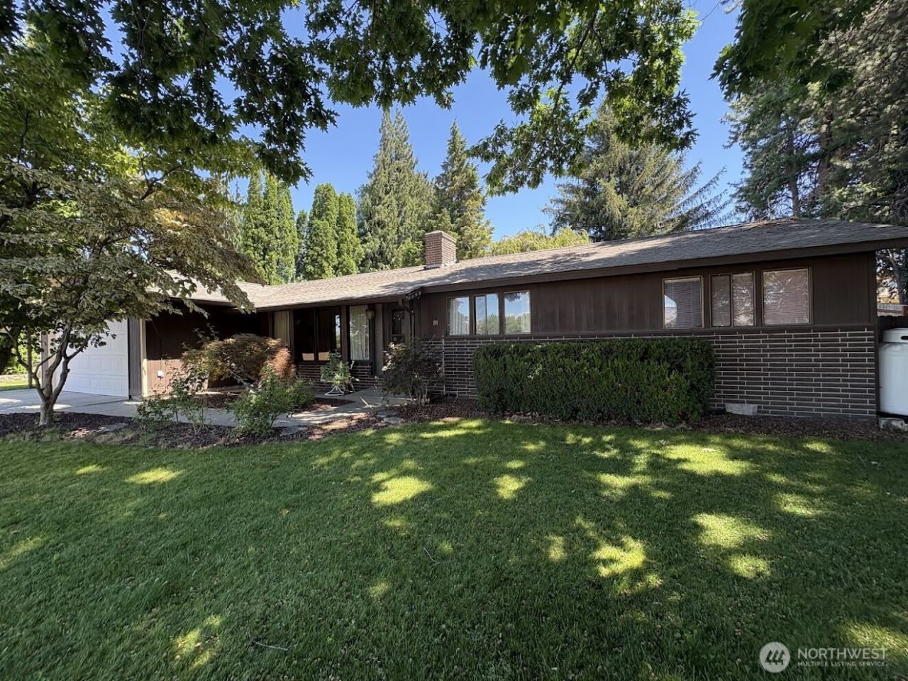 811 Kansas Avenue N, East Wenatchee, WA 98802 Main Photo