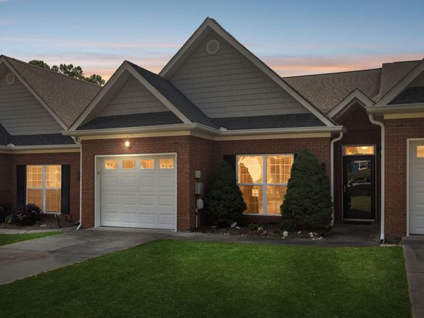 1004 Grey Oaks Lane, Chattanooga, TN 37421