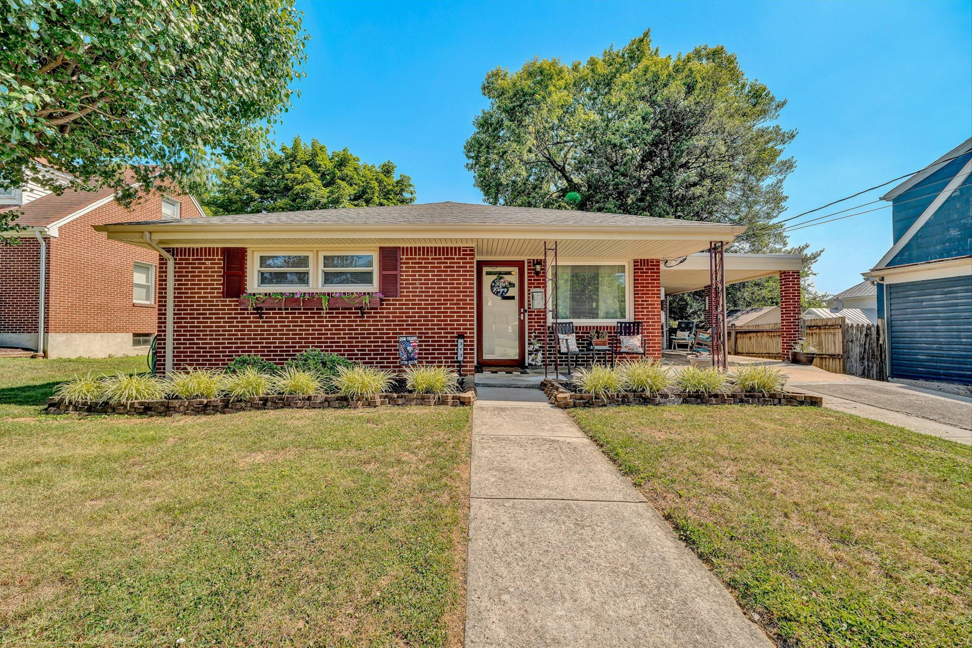 313 E Madison Ave, Vinton, VA 24179 Main Photo