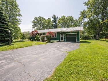 181 Cayuga Creek Road, Buffalo, NY 14227