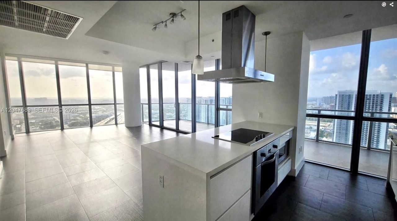 1100 Biscayne Blvd , Unit 3708, Miami, FL 33132 Photo