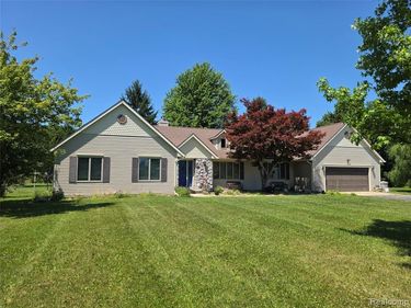 3581 N Burkhart Road, Howell Twp, MI 48855