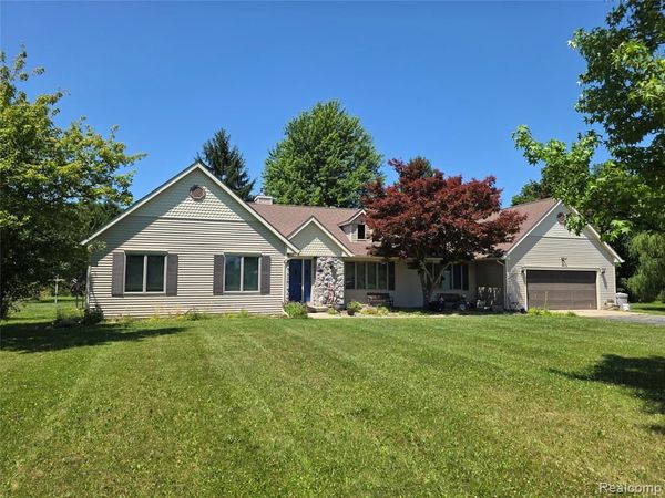 3581 N Burkhart Road, Howell Twp, MI 48855