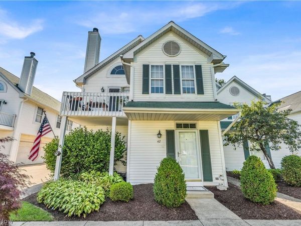 42 Vista Circle , North Olmsted, OH 44070