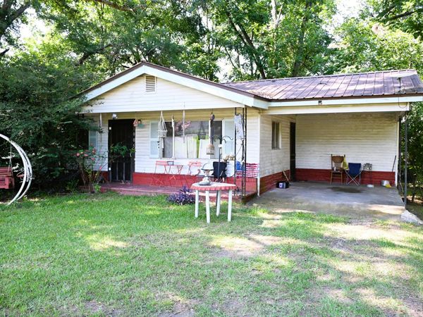 1005 Laurel Dr., Magee, MS 39111
