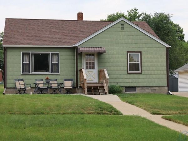 307 S Carroll Street, Rock Rapids, IA 51246