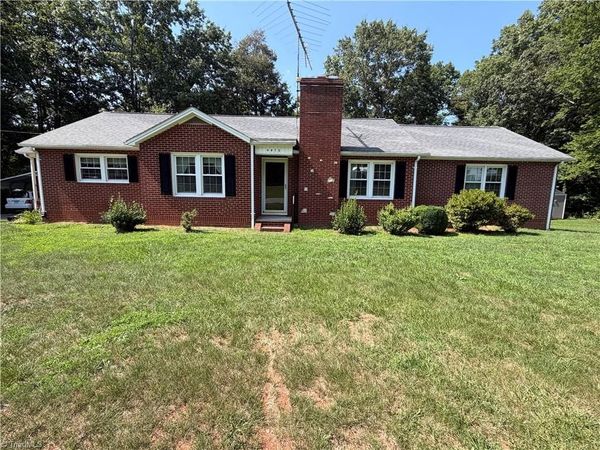 4470 Nc 268 , Ararat, NC 27007
