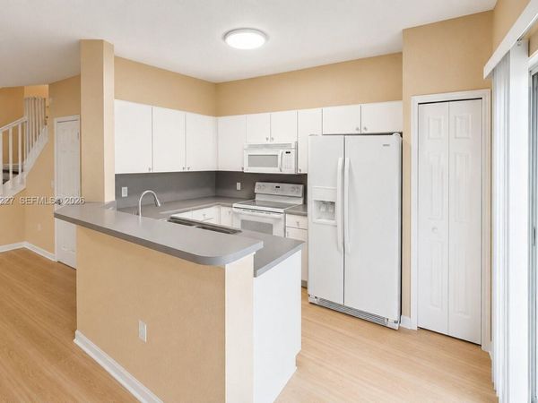 8526 NW 107th Psge , Unit 2-40, Doral, FL 33178