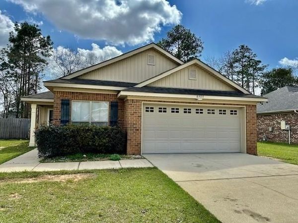 8905 Spring Grove N, Mobile, AL 36695