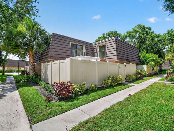 7109 71st Way, West Palm Beach, FL 33407