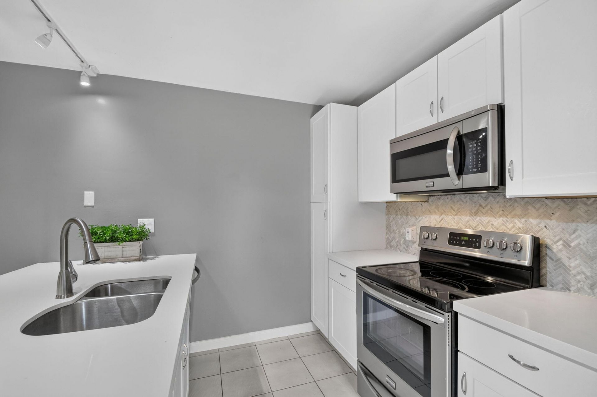 7109 71st Way, West Palm Beach, FL 33407 Photo