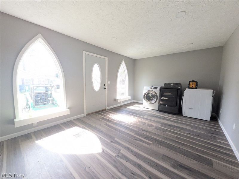 351 Essex Road, Vermilion, OH 44089 Photo 3