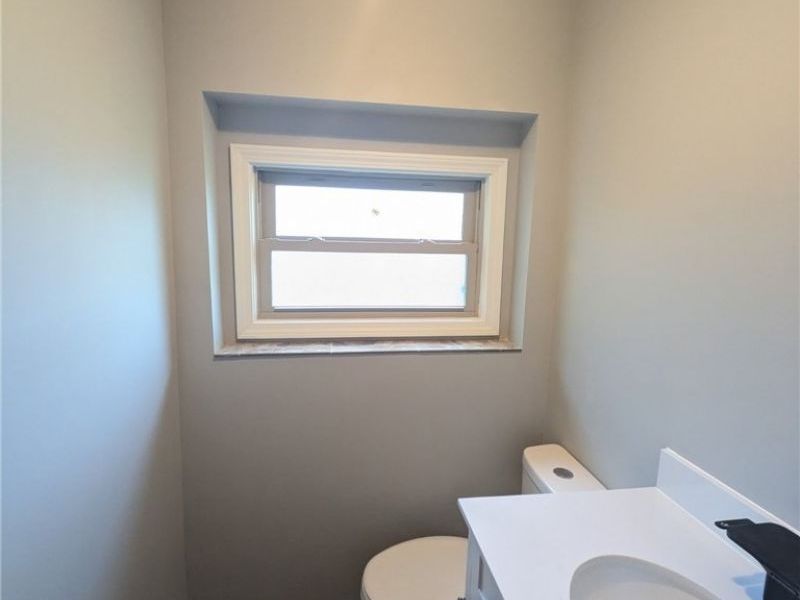 351 Essex Road, Vermilion, OH 44089 Photo 5
