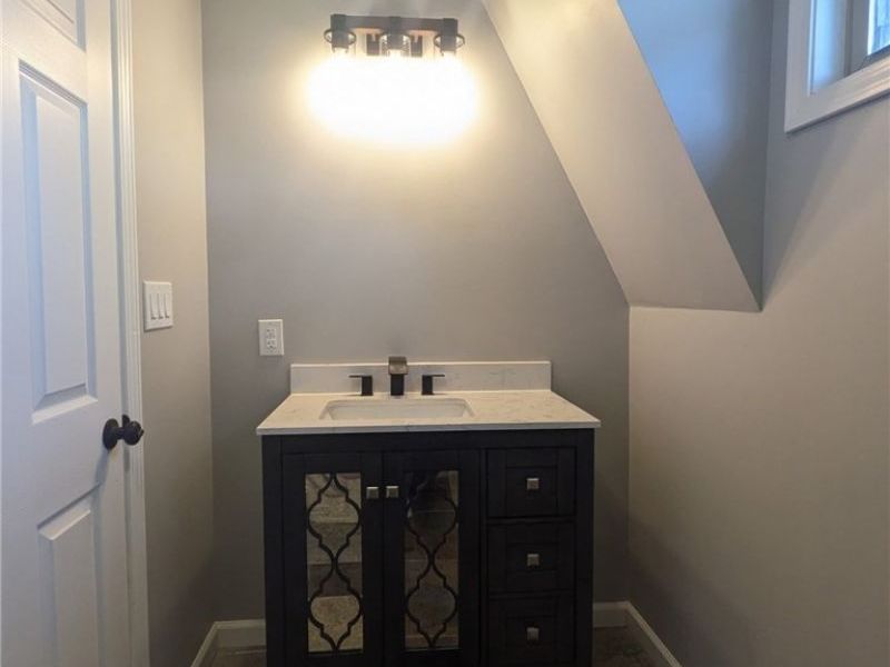 351 Essex Road, Vermilion, OH 44089 Photo 8